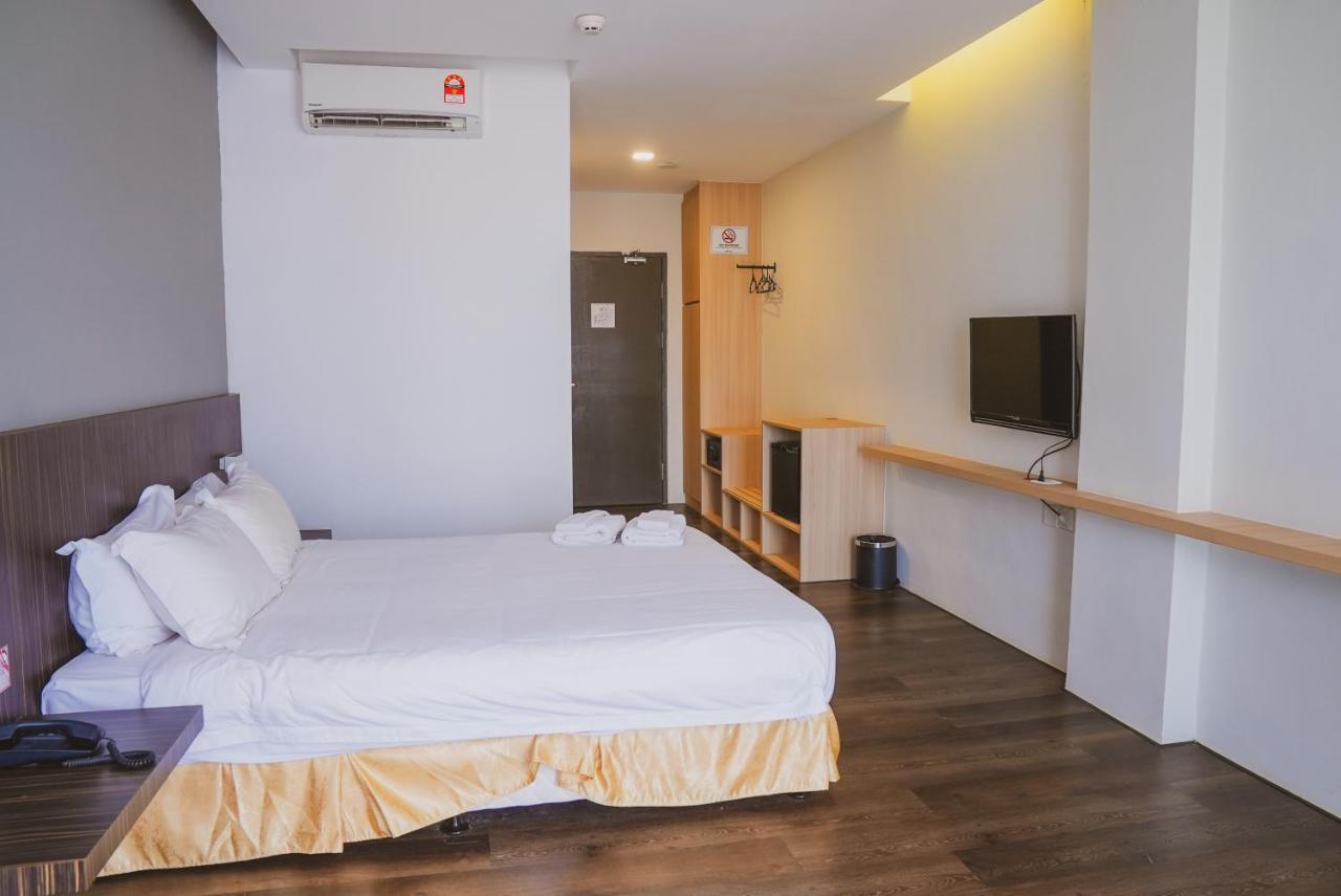 록시 호텔 세리안 Serian 외부 사진
